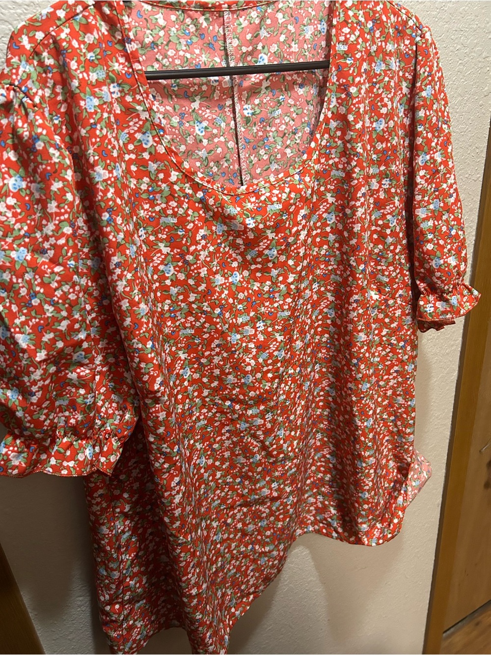 Amazon Red Floral Puff-Sleeve Blouse